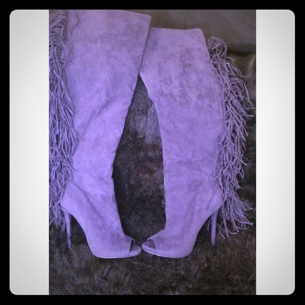 Grey Thigh High Grey Fringe Open Toe Boots sz 7.5